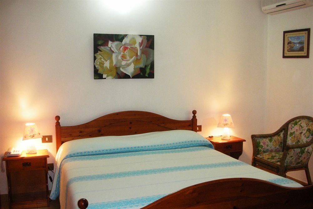Hotel Stella Marina Сан-Теодоро Экстерьер фото